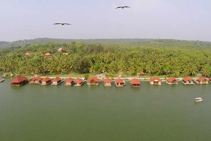 Kerala With Poovar Island Tour Package from Cochin | Delhi